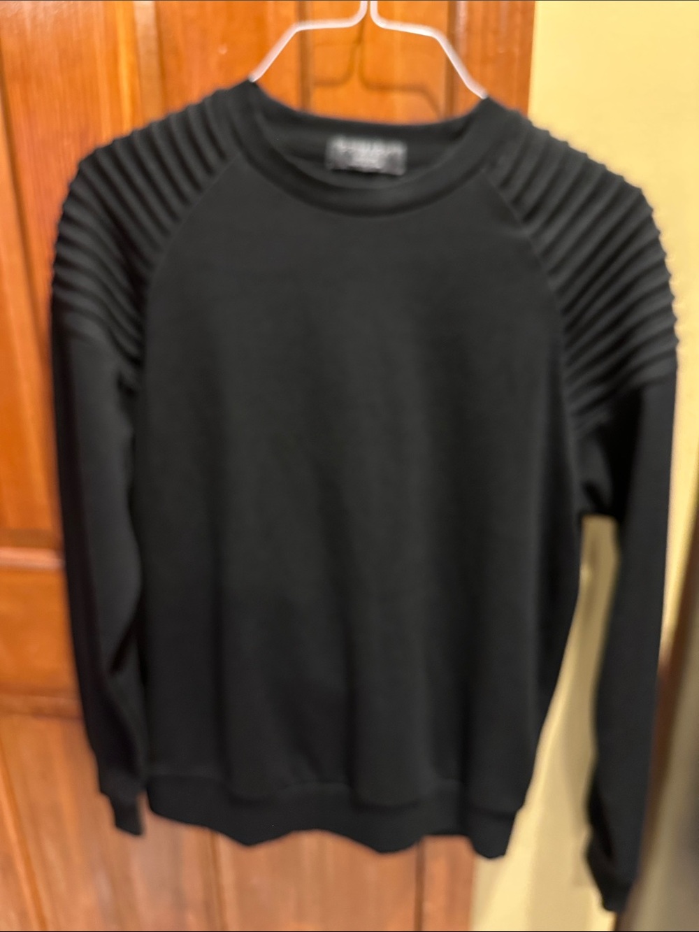 Primark Men’s Black Sweatshirt with Ribbed Shoulder Panels